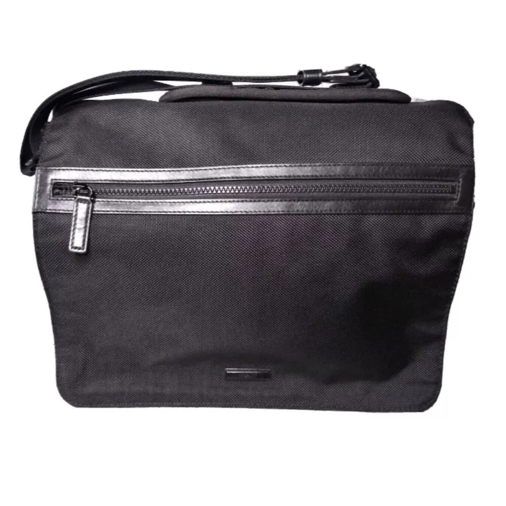 Michael Kors Parker Messenger Bag Black Shoulder Bag
